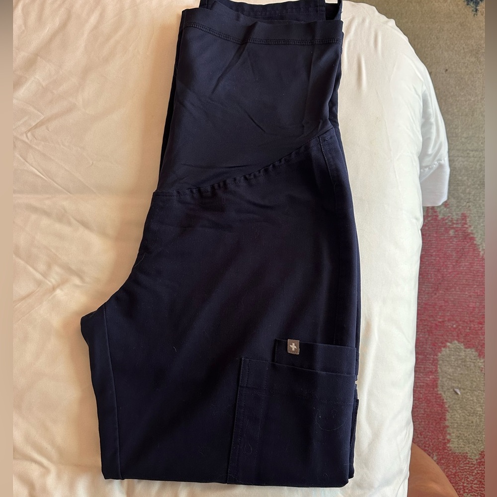 Figs Zola skinny maternity scrubs, navy color, small